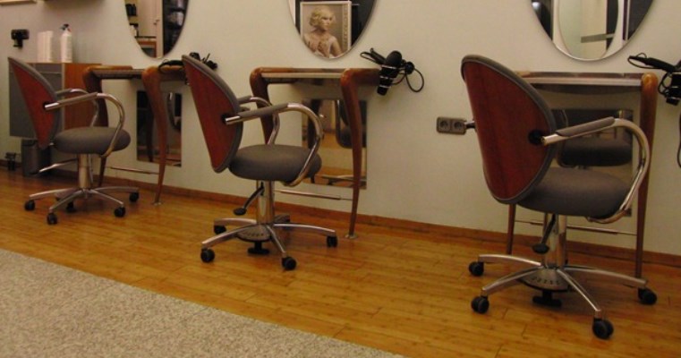 Naturfriseur Studio Scherenschnitt Image 1