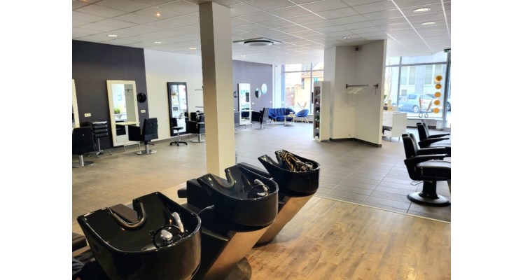 TY HAIR & BEAUTY LOUNGE Afbeelding 2